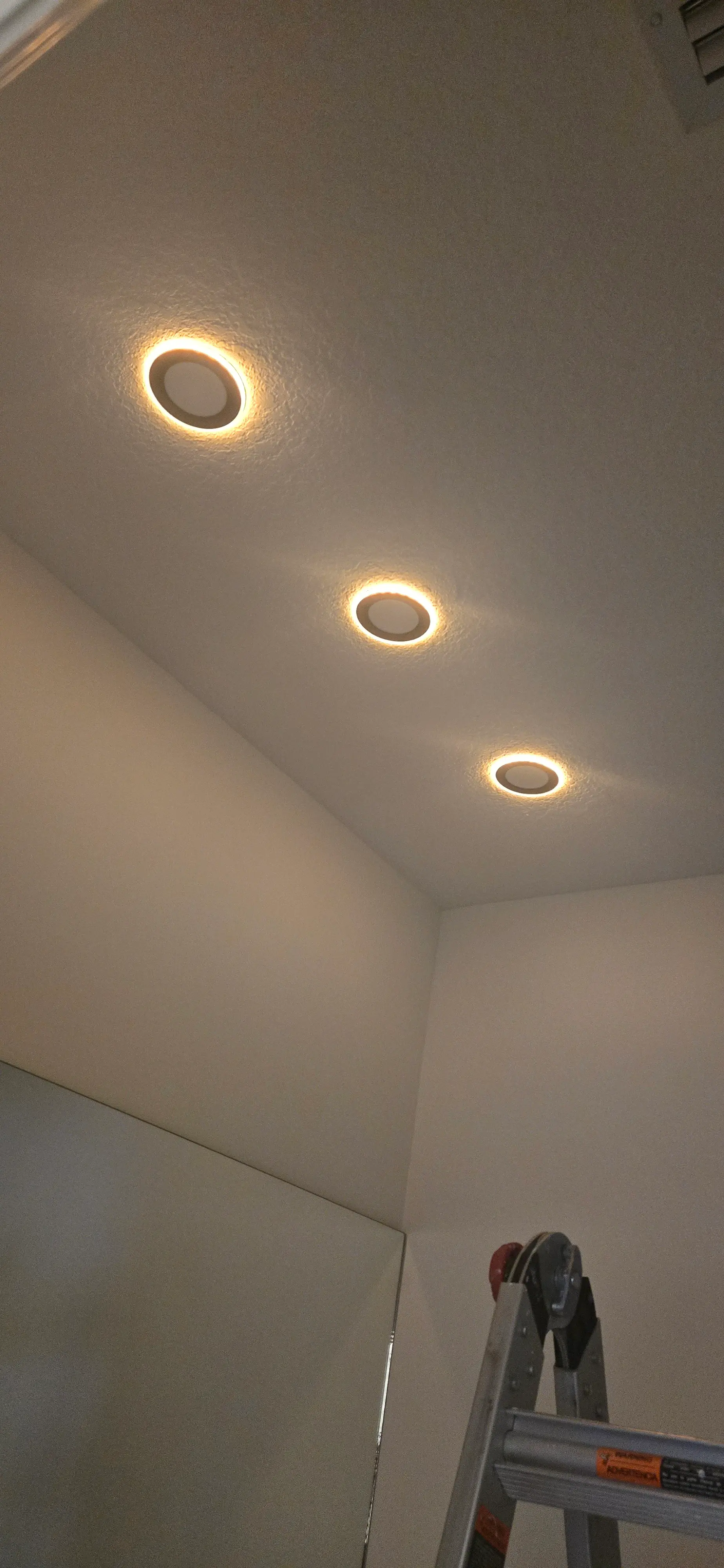Instalación de luminaria eléctrico certificado SEC en Viña del Mar por TecnicOK